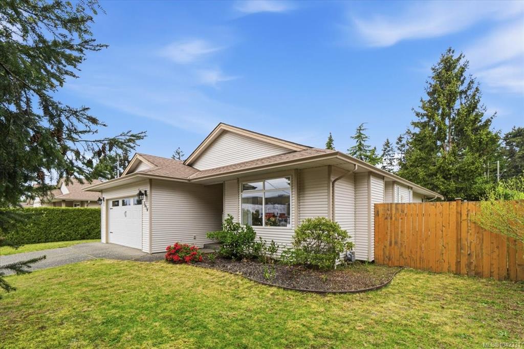 Third View of 3614 Victoria Ave, Nanaimo, BC, V9T 6N9