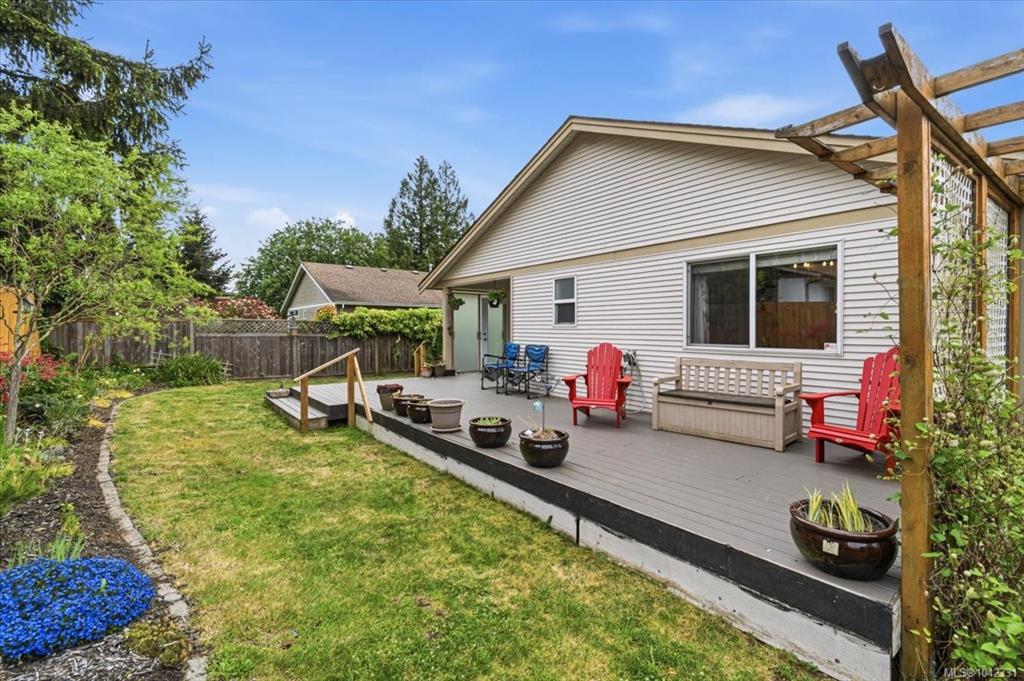 Fourth View of 3614 Victoria Ave, Nanaimo, BC, V9T 6N9