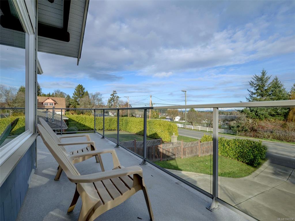 Third View of 7224 East Saanich Rd, Central Saanich, BC, V8M 1Y4