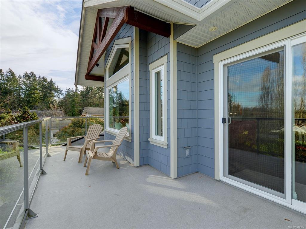 Fifth View of 7224 East Saanich Rd, Central Saanich, BC, V8M 1Y4