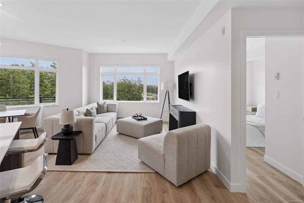 Fourth View of 2000 West Park Lane, View Royal, BC, V9B 3R7