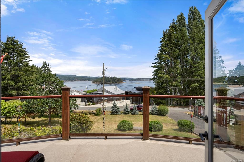 Third View of 1671 Fawcett Rd, Nanaimo, BC, V9X 1P2