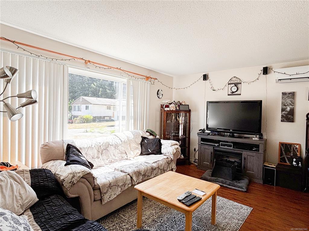 Fifth View of 648 Nimpkish Dr, Gold River, BC, V0P 1G0