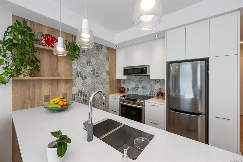 Fifth View of 1588 North Dairy Rd, Fifteen88, Saanich, BC, V8T 0E1