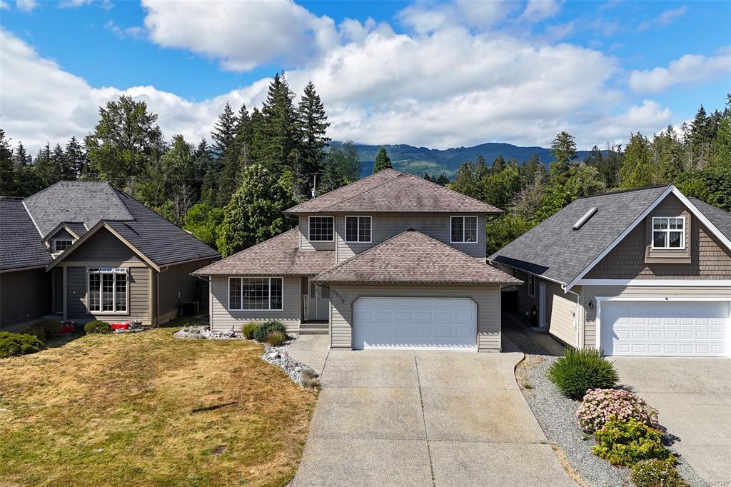 Third View of 5575 Woodland Cres E, Port Alberni, BC, V9Y 8E6