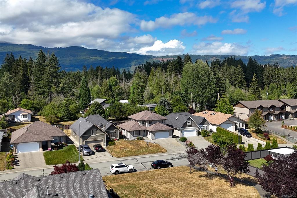 Fourth View of 5575 Woodland Cres E, Port Alberni, BC, V9Y 8E6