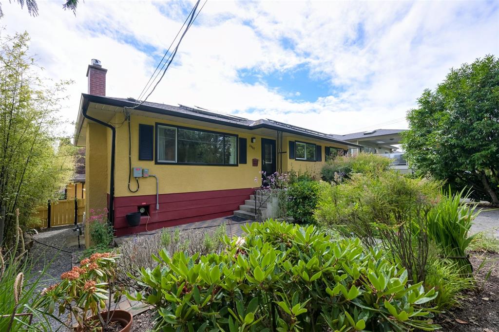 Third View of 3967 Rainbow St, Saanich, BC, V8X 2A5