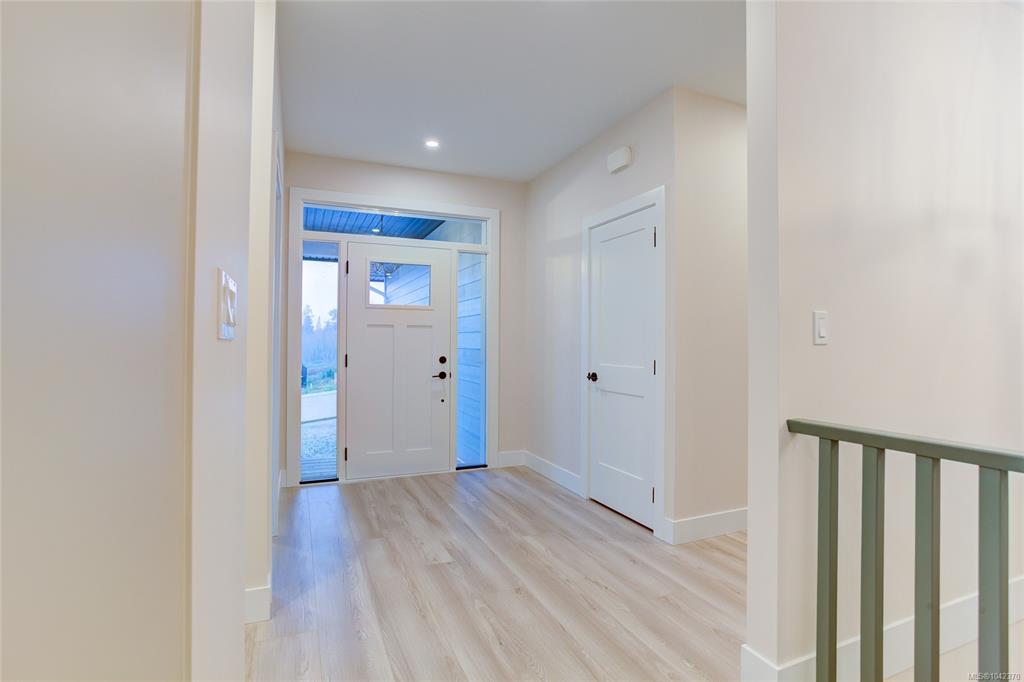 Third View of 549 Mountain View Dr, Lake Cowichan, BC, V0R 2G0