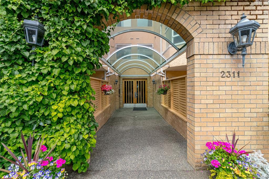 Fifth View of 2311 Mills Rd, The Beechwood, Sidney, BC, V8L 2C3