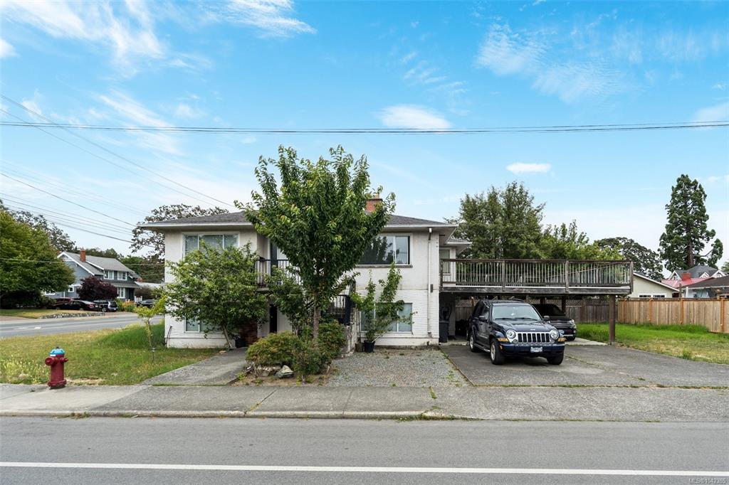 Main View of 2343 Shelbourne St, Victoria, BC, V8R 6P4
