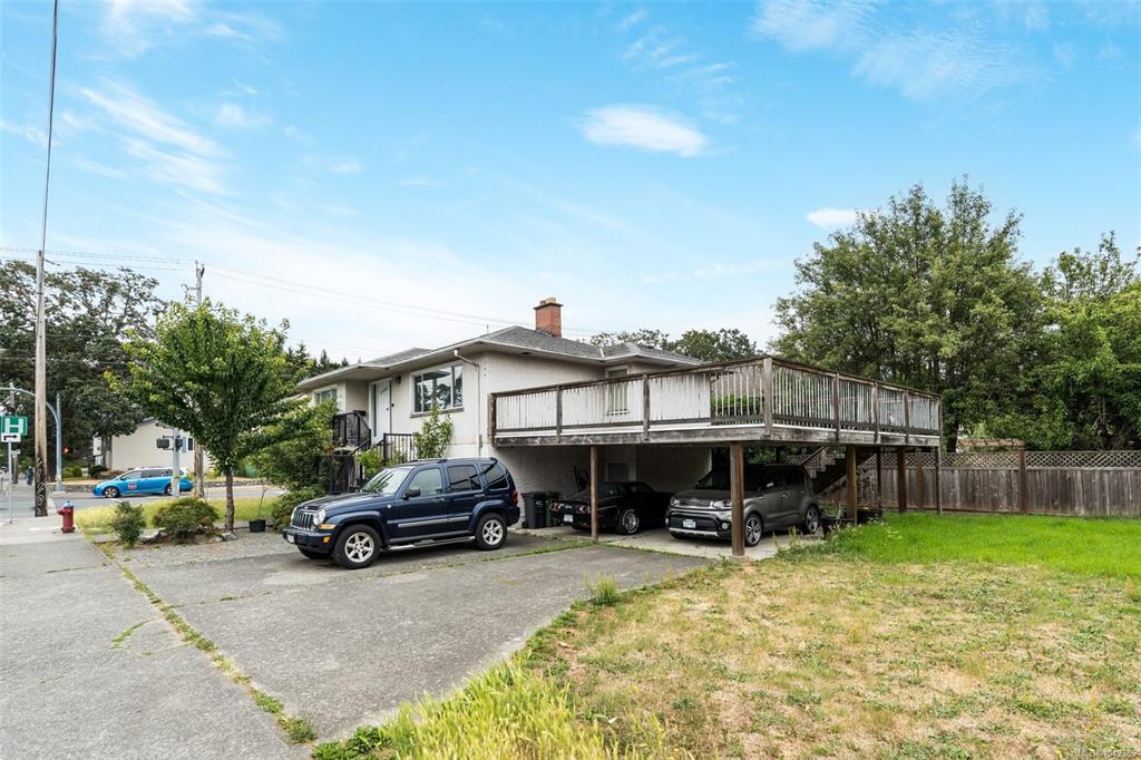 Third View of 2343 Shelbourne St, Victoria, BC, V8R 6P4