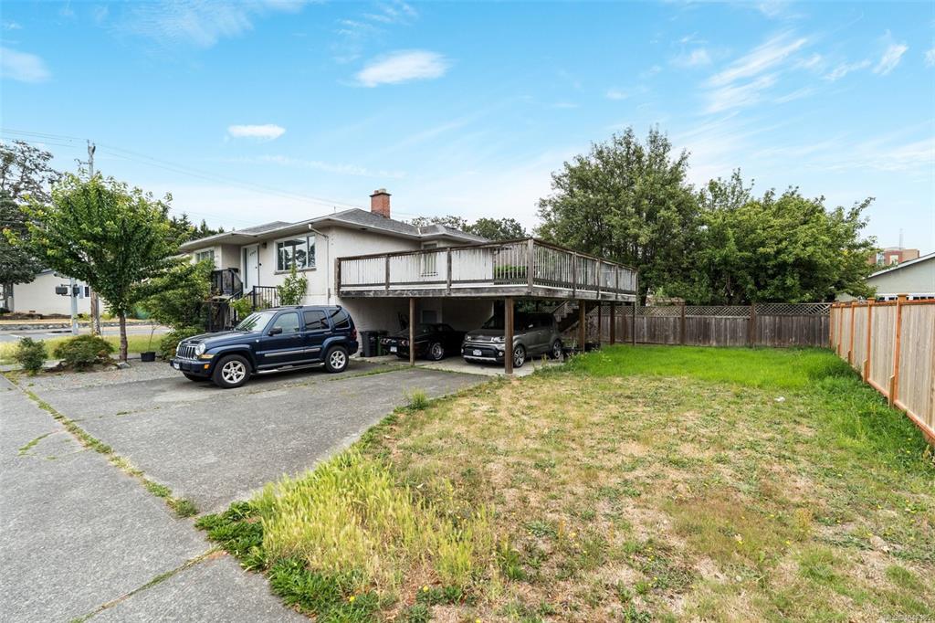 Fourth View of 2343 Shelbourne St, Victoria, BC, V8R 6P4