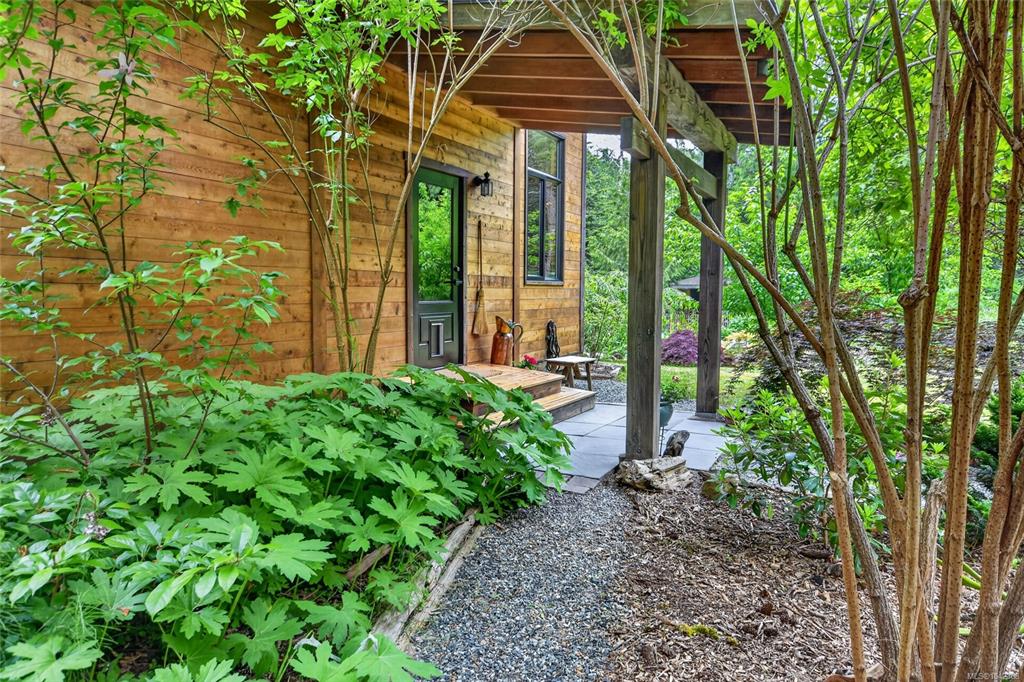 Fifth View of 220 Sea Meadow Dr, Gabriola Island, BC, V0R 1X2