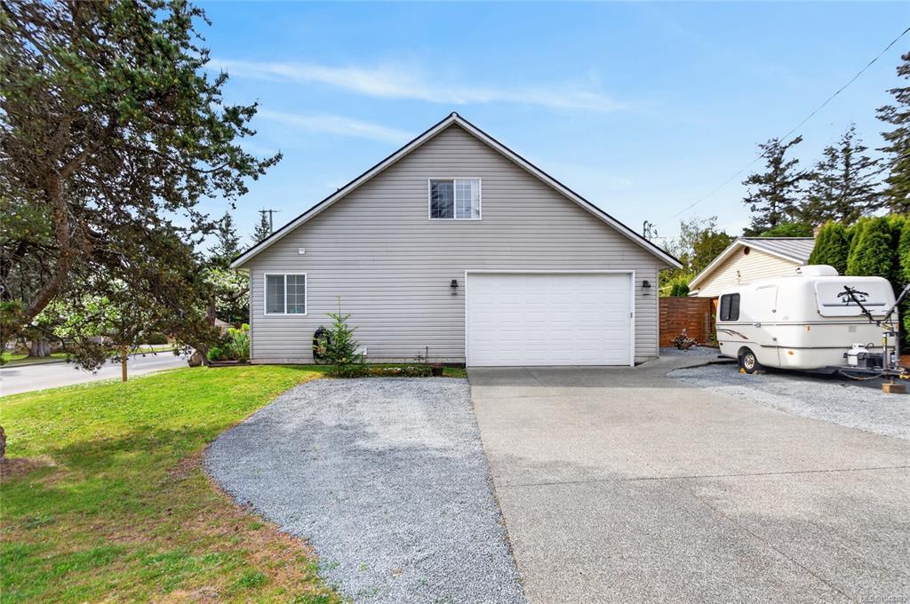 Fourth View of 359 Pritchard Rd, Comox, BC, V9M 2Y8