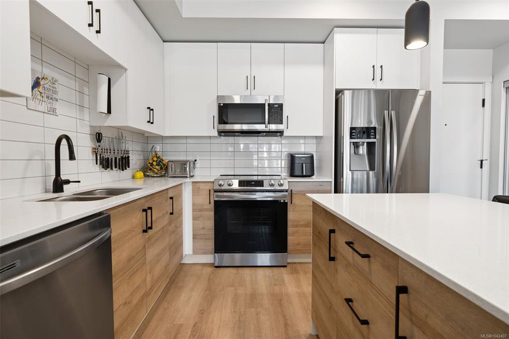 Second View of 2469 Gateway Rd, Langford, BC, V9B 6R7