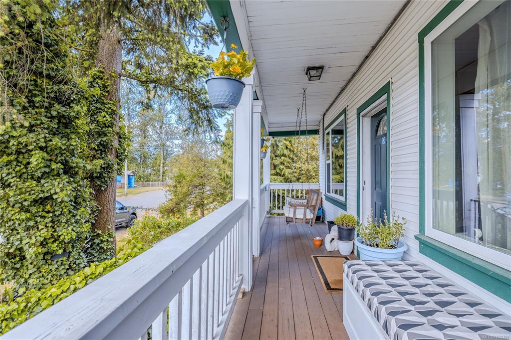 Third View of 654 Farquhar St, Nanaimo, BC, V9R 2E5