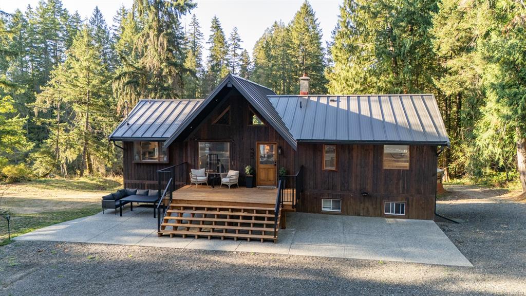 Second View of 995 Nanaimo River Rd, Nanaimo, BC, V9X 1E5
