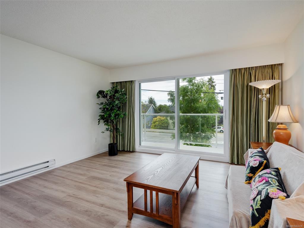 Fourth View of 1124 Esquimalt Rd, Esquimalt, BC, V9A 3N4