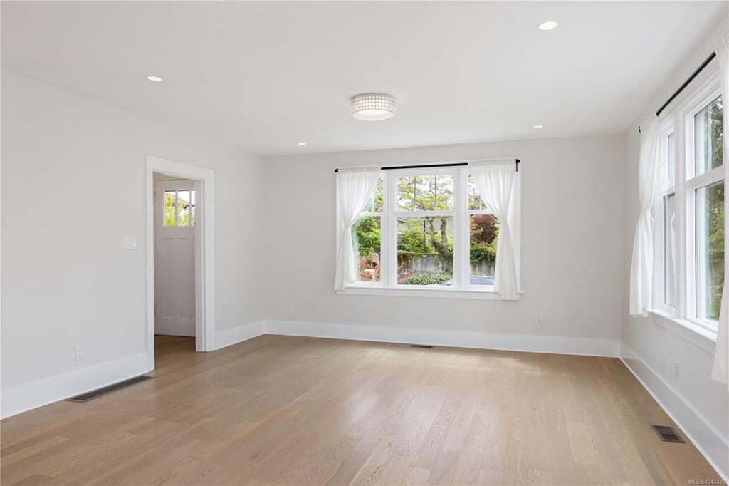 Fourth View of 2052 Carrick St, Oak Bay, BC, V8R 2M6