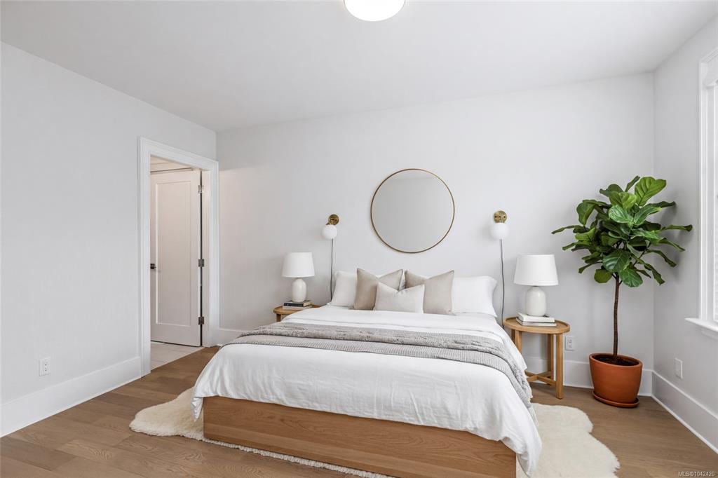 Fifth View of 2052 Carrick St, Oak Bay, BC, V8R 2M6