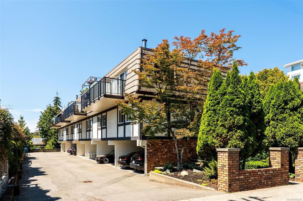 Third View of 210 Douglas St, Park Lane Mews, Victoria, BC, V8V 2P2