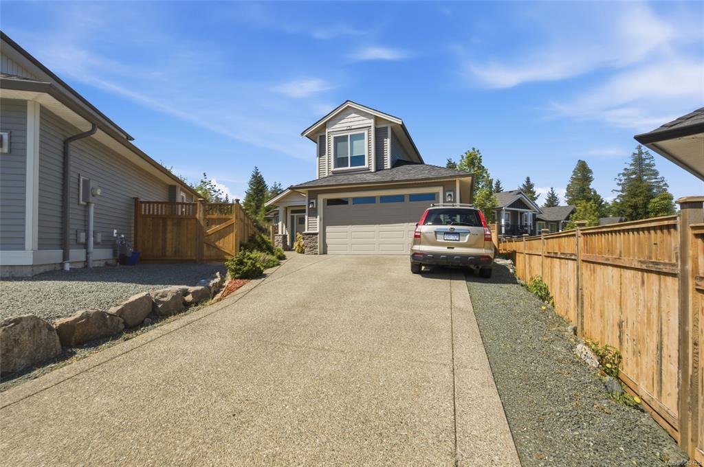 751 James Pl, 1042428, BC,
