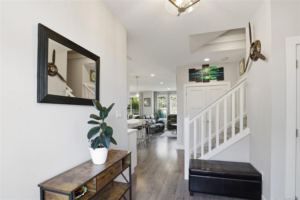 Fourth View of 751 James Pl, JAMES PLACE, Ladysmith, BC, V9G 1W2
