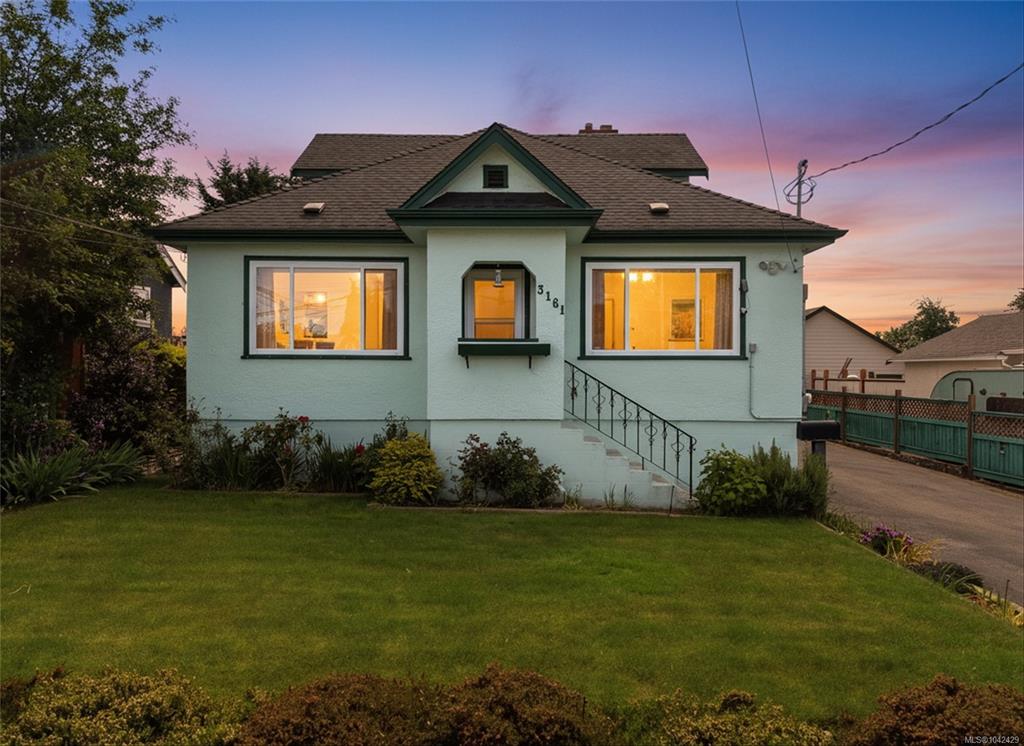 Third View of 3161 Donald St, Saanich, BC, V8V 3P7