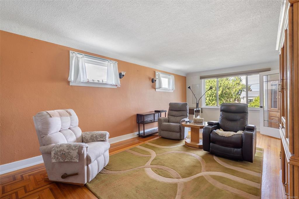 Fifth View of 3161 Donald St, Saanich, BC, V8V 3P7