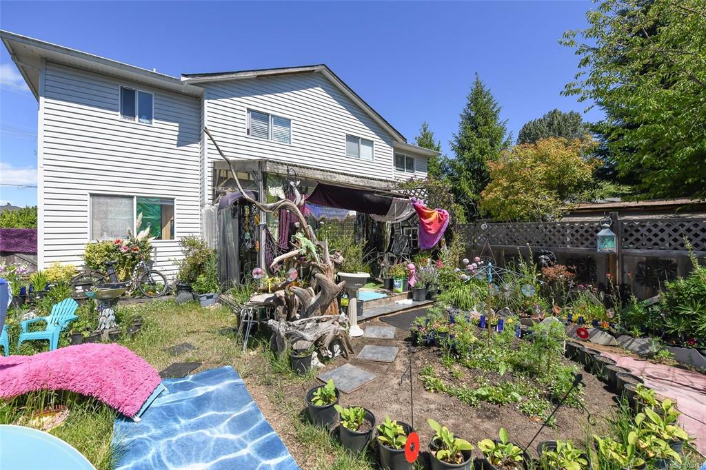 Fifth View of 2256 1st St, Courtenay, BC, V9N 8X8