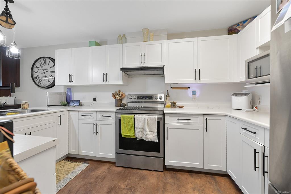 Fourth View of 7070 West Saanich Rd, Central Saanich, BC, V8M 1P5