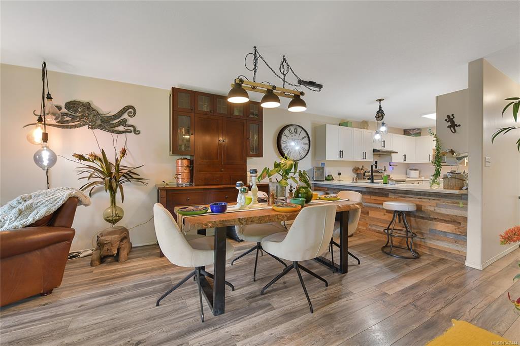 Fifth View of 7070 West Saanich Rd, Central Saanich, BC, V8M 1P5