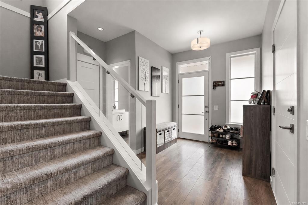 Fifth View of 2402 Bellamy Rd, Langford, BC, V9B 0R8