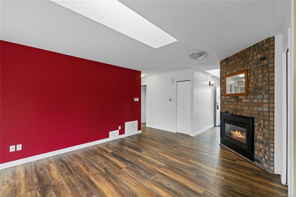 Fifth View of 574 Hirst Ave, Parksville, BC, V9P 1H8