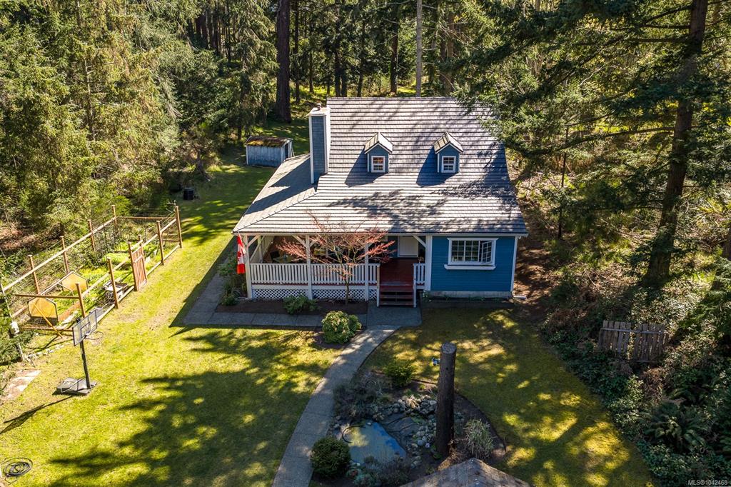 Third View of 745 Lazo Rd, Comox, BC, V9M 3V6