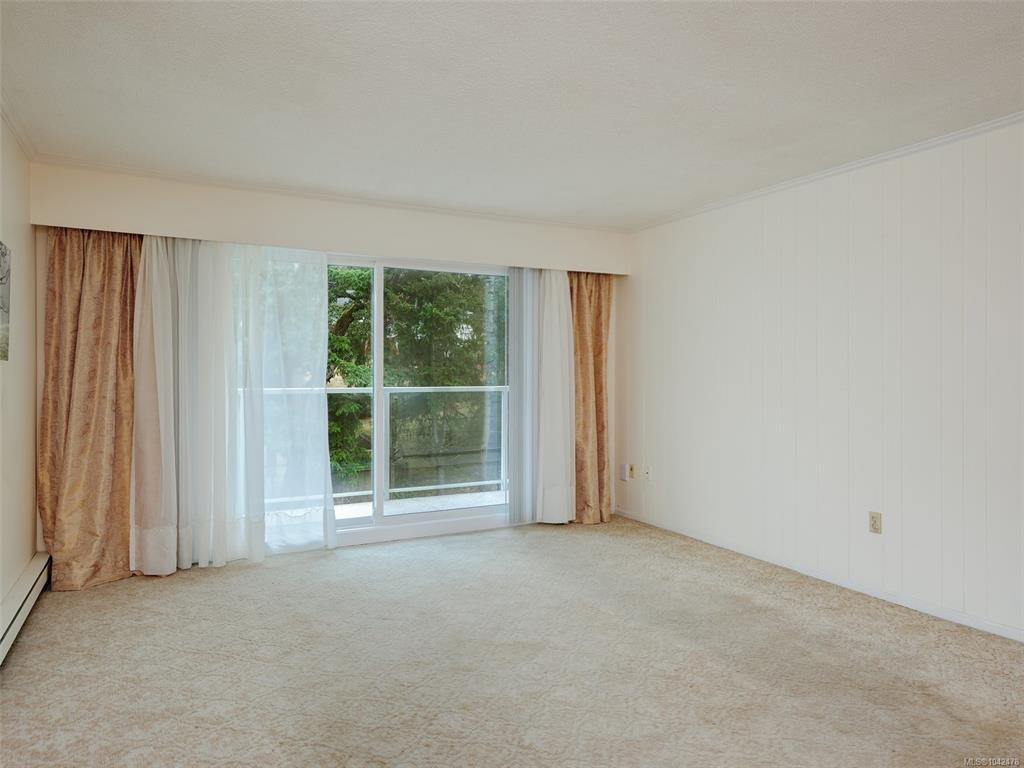 Fifth View of 1124 Esquimalt Rd, Plaza Court, Esquimalt, BC, V9A 5N4