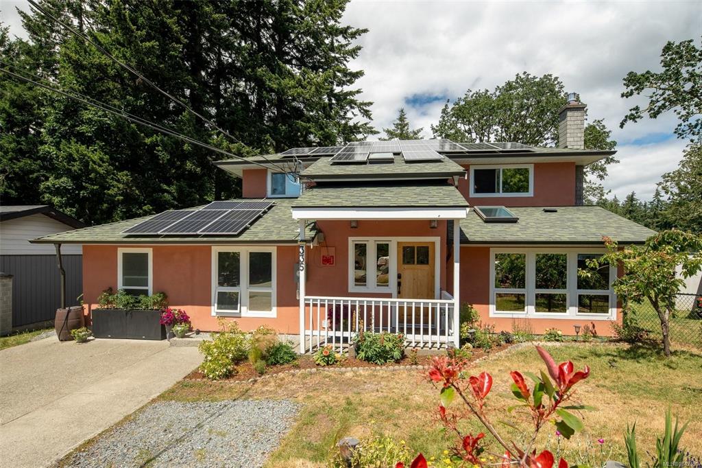 Second View of 335 Damon Dr, View Royal, BC, V9B 5G5