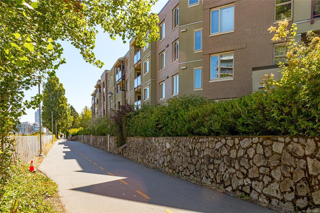 Third View of 27 Songhees Rd, The Peninsula, Victoria, BC, V9A 7M6
