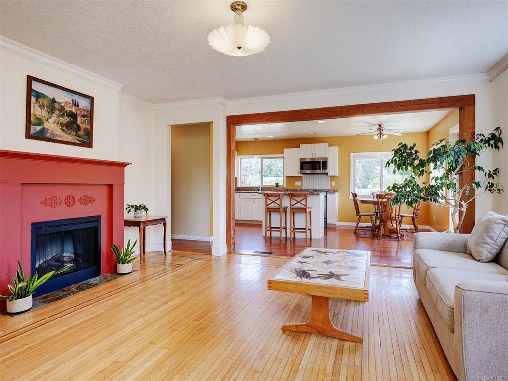 Fifth View of 798 Wain Rd, North Saanich, BC, V8L 5N8