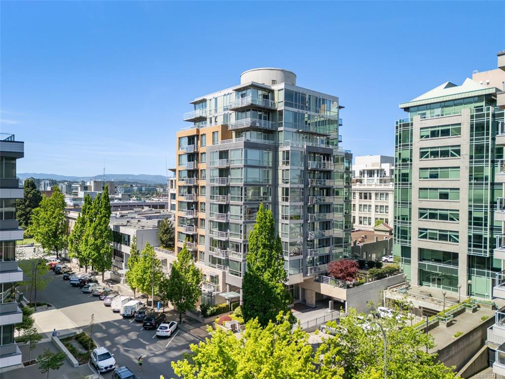 Second View of 732 Cormorant St, Corazon, Victoria, BC, V8W 1P8