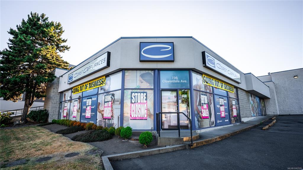 Second View of 736 Cloverdale Ave, Saanich, BC, V8X 2S7