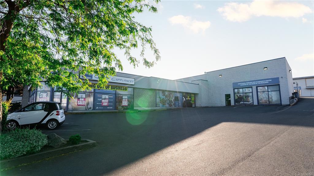 Third View of 736 Cloverdale Ave, Saanich, BC, V8X 2S7