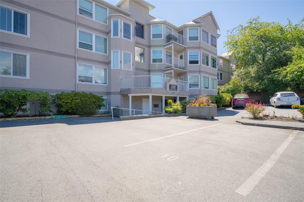 Third View of 240 Milton St, Pacific View Terrace, Nanaimo, BC, V9R 2K6