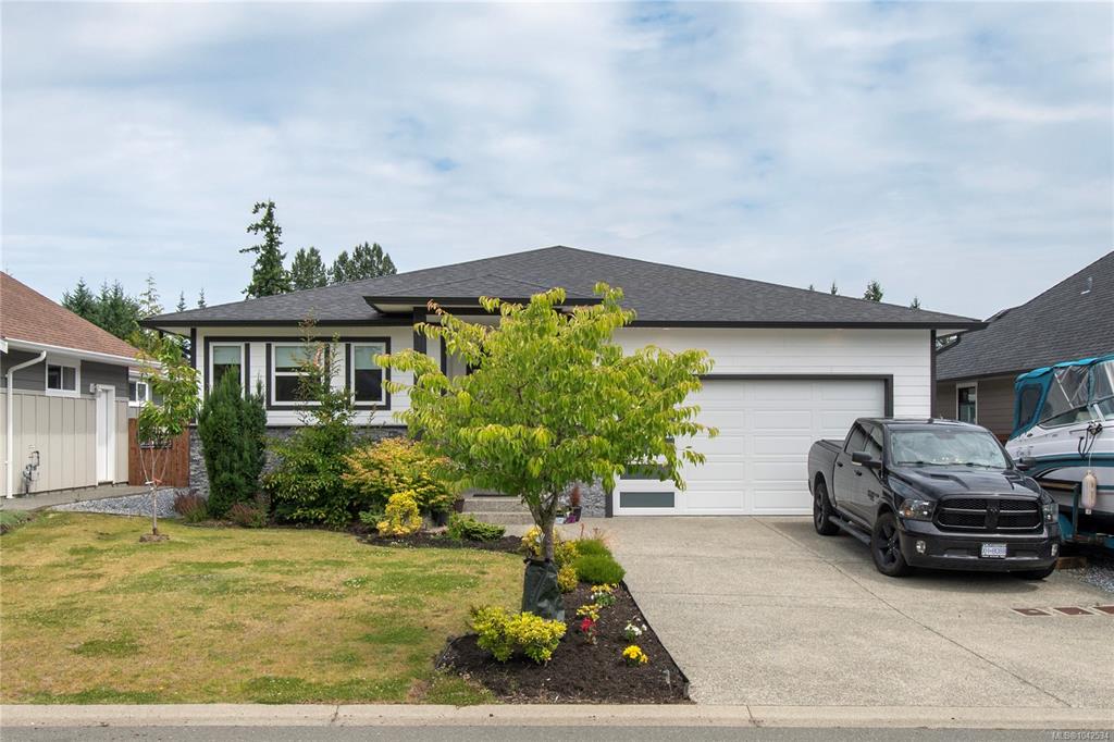 Third View of 720 Sitka St, Campbell River, BC, V9H 0E5