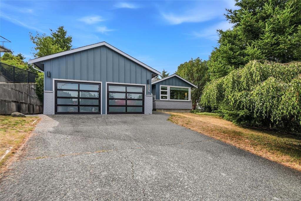 Third View of 235 Concordia Pl, Nanaimo, BC, V9R 6A9
