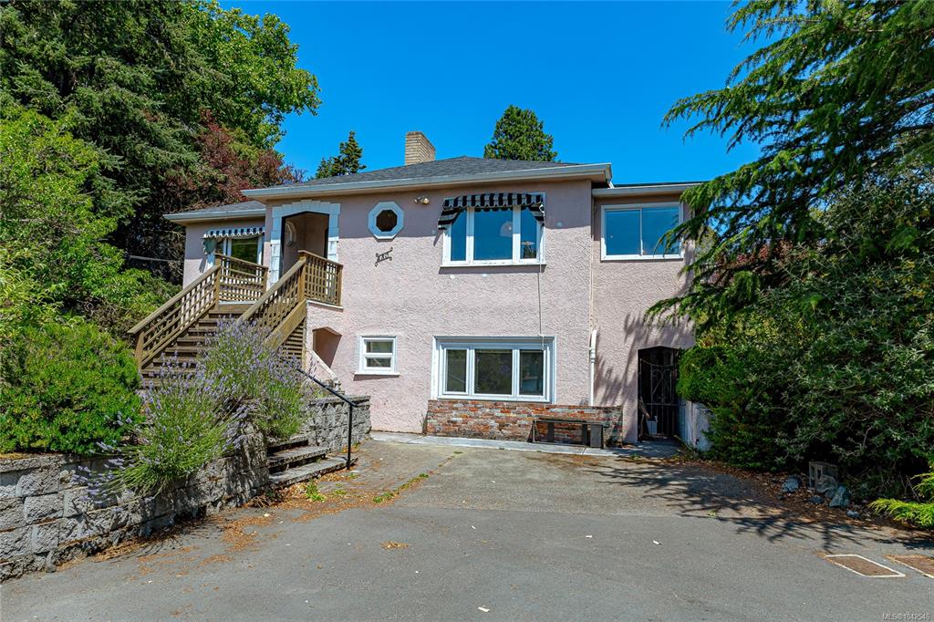 Fourth View of 430 Gorge Rd W, Saanich, BC, V9A 1N1