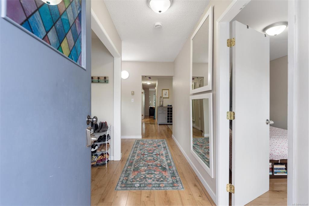 Fourth View of 941 Inskip St, Esquimalt, BC, V9A 4J6