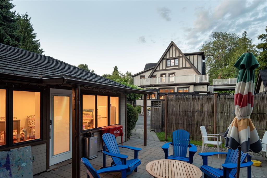 Fourth View of 1030 St Charles St, Victoria, BC, V8S 3P6