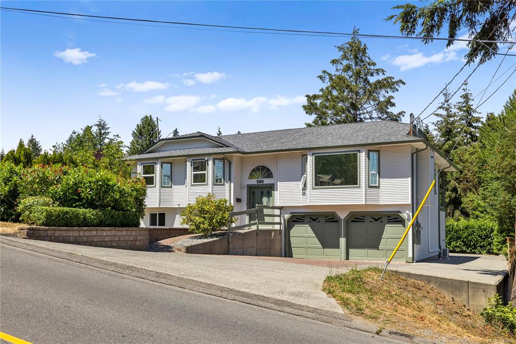 Third View of 580 Ninth St, Nanaimo, BC, V9R 6G5