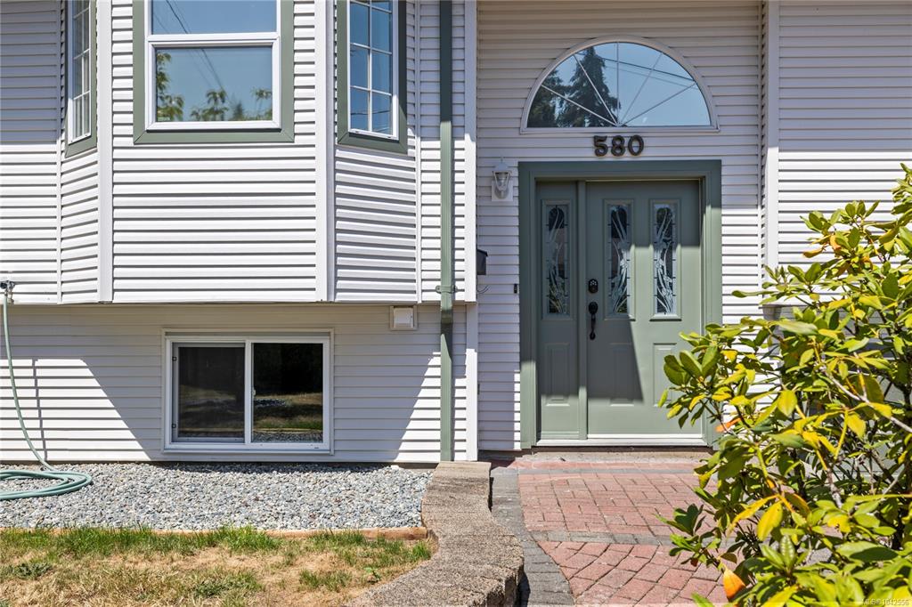 Fifth View of 580 Ninth St, Nanaimo, BC, V9R 6G5